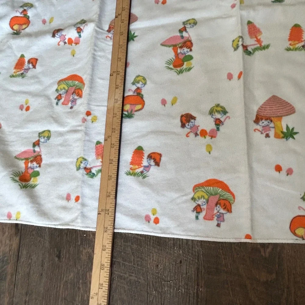 Vintage Toddle Time Mushroom Children Cotton Flannel Receiving Blanket 36x27